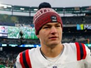 Drake Maye hizo todo lo posible para convencer a los árbitros de una decisión controvertida