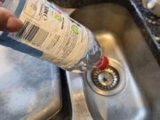 Instan a los hogares a utilizar vinagre y bicarbonato de sodio en los desagües este diciembre