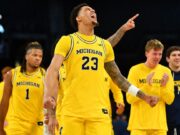Michigan cierra brecha con Arizona, número uno, en encuesta de AP sobre baloncesto masculino