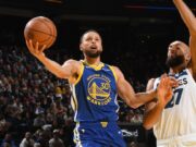 Curry sorprende con 39 a cambio, pero la defensa falla a los Warriors