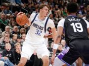 Cooper Flagg de los Mavericks, el más joven en la historia de la NBA en anotar 40