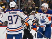 Leon Draisaitl consigue el punto 1.000 y 4 asistencias en la victoria de los Oilers
