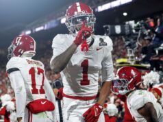 Alabama supera un déficit de 17 puntos para detener a Oklahoma en el primer partido de la CFP