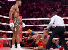 Anthony Joshua espera el momento oportuno y noquea a Jake Paul en el sexto asalto