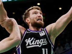 Domantas Sabonis, de los Kings, estará fuera un mes más por lesión de rodilla