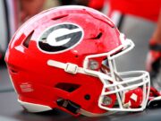 Georgia otorga extensión de contrato y aumento al AD Josh Brooks