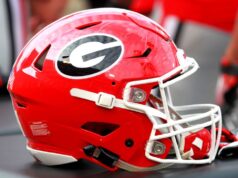 Georgia otorga extensión de contrato y aumento al AD Josh Brooks