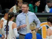 Dan Fisher: La defensa no es lo suficientemente buena en la derrota de voleibol de la NCAA