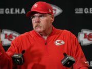 Andy Reid dice que planea regresar como entrenador de los Chiefs la próxima temporada