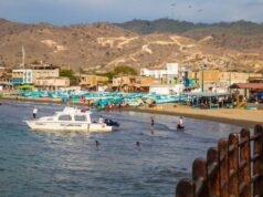 Hombres armados abren fuego en una popular playa turística dejando seis muertos, incluida una “niña de dos años”