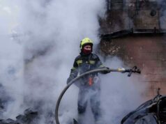 Drones y misiles bombardean Ucrania antes de la reunión entre Zelensky y Trump