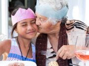 ¿Notó que su pariente mayor actuó de manera extraña durante la Navidad? Las señales de que podría ser demencia