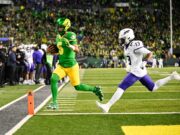 Oregon derrota a James Madison en el playoff de fútbol americano universitario