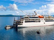 Crucero encalló frente a PNG, los pasajeros volarán a casa