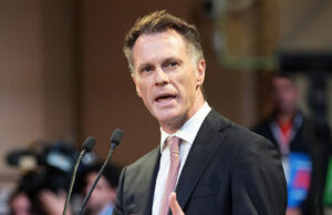 El primer ministro de Nueva Gales del Sur impulsa un mayor control de armas tras el ataque a Bondi Beach