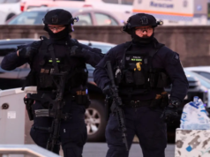 Nueve mueren en tiroteo en Sydney; La policía mató a un pistolero y arrestó a otro.