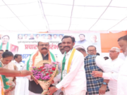 El jefe del Congreso estatal da la bienvenida al partido a los líderes del BJP, NCP, AIMIM y SP