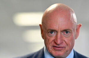 El Pentágono intensifica la investigación sobre el senador Mark Kelly por “graves acusaciones de mala conducta”