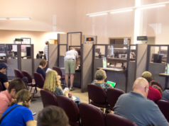 Servicios de traductores que ayudan a extranjeros ilegales a hacer trampa en el examen de conducir