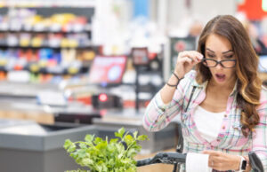 AP impulsa narrativa engañosa sobre compras navideñas sobre “notar inflación”