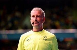 Mark Clattenburg dice que lo que está haciendo el Manchester United “creará problemas” en la Premier League