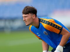 El Manchester United retira a dos jugadores más de sus cedidos, considerando el futuro del tercer talento joven