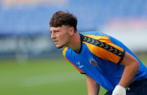 El Manchester United retira a dos jugadores más de sus cedidos, considerando el futuro del tercer talento joven