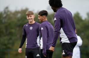 Extremo olvidado de la academia del Man Utd en conversaciones para irse en enero, ha estado entrenando con Ruben Amorim