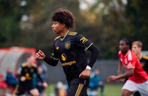 ¿Quién es Nathaniel-Junior Brown? Talento del Manchester United que ayudó al primer gol de JJ Gabriel en la FA Youth Cup