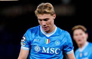 Rasmus Hojlund acaba de recibir un doble golpe en el Nápoles para aumentar su sequía de goles en propia puerta
