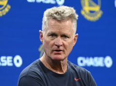 El entrenador de Golden State, Steve Kerr, utiliza el ataque de la Universidad de Brown para renovar el control de armas