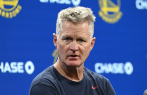 El entrenador de Golden State, Steve Kerr, utiliza el ataque de la Universidad de Brown para renovar el control de armas