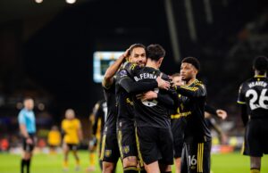 Lo que les pasó a Matheus Cunha y Joshua Zirkzee después de la victoria de Man Utd por 4-1 sobre los Wolves fue simplemente perfecto.