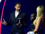 “Ridículo”… Rio Ferdinand dice que el actual jugador del Manchester United cumple con las “tres cosas” de los requisitos de Ryan Giggs