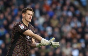 Man Utd y Bristol City toman una decisión sobre Radek Vitek con el portero descartado hasta febrero