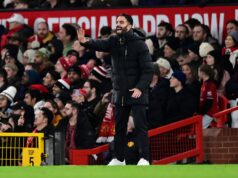 Tim Howard insta a Rubén Amorim a hacer un ‘cambio’ táctico tras el caótico empate ante el Bournemouth