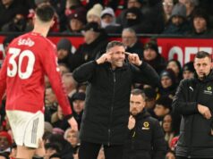 El entrenador de los Wolves dio instrucciones claras después de que los fanáticos ‘descontentos’ de Man Utd expresaran sus sentimientos en Old Trafford
