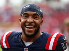 Estrella de la NFL destaca a los cristianos perseguidos con un diseño de tacos