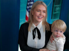 La Secretaria de Prensa Karoline Leavitt anuncia que una niña está en camino