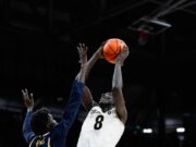 Los osos de la UNC aturden a los aficionados de la CU