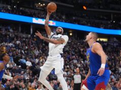 Anthony Davis tiene 32 puntos y los Mavericks vencieron a los Nuggets 131-121