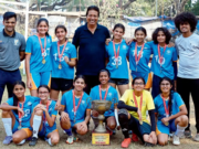 Las chicas de Nita Mukesh Ambani Junior derrotan a Canossa en la final