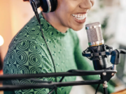 Sumérgete en este espacio único que analiza la cultura pop desde una lente feminista.