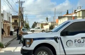 Hombres armados asaltan una casa y matan a cuatro en ciudad fronteriza mexicana controlada por cárteles