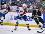 Devon Toews se une a Nathan MacKinnon y Cale Makar en el equipo olímpico de Canadá