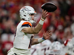 Sean Payton controla el juego en una fea victoria