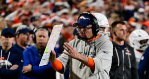 ¿Debería el entrenador de los Broncos, Sean Payton, ganar el premio al entrenador del año de la NFL? (saca de correos)