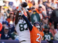 Riley Moss tiene una intercepción clave en la victoria de los Broncos sobre los Packers