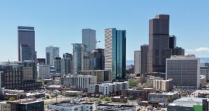 Desarrollador demanda a Denver, dice que las reglas amenazan el proyecto Globeville de $20 millones