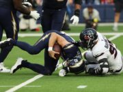 Los Chargers decidirán cuánto jugarán Justin Herbert contra los Broncos